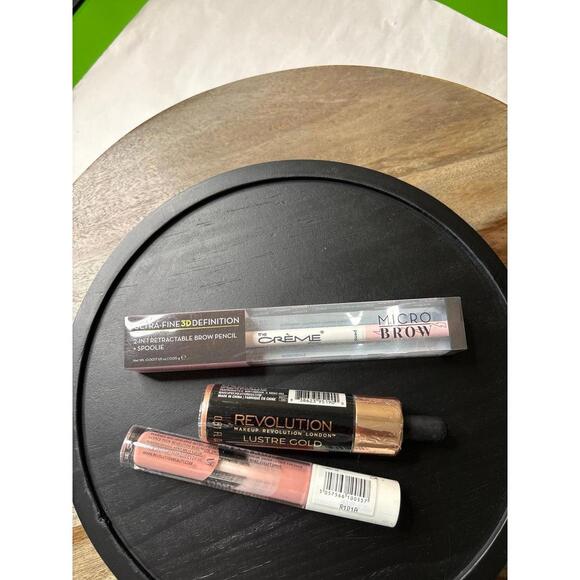 Makeup Bundle - Picture 2 of 4